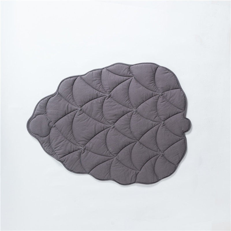 FrostLeaf™ Leaf Heart-Shaped Soft Cooling Dog Mat